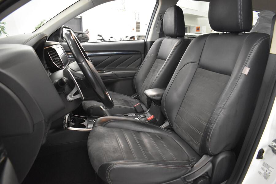 Mitsubishi Outlander PHEV vaihtoauto