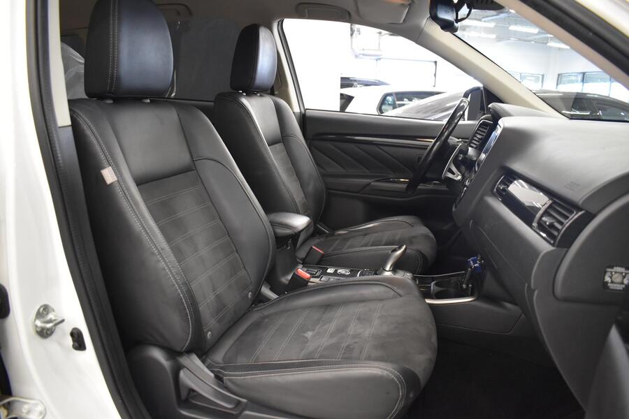 Mitsubishi Outlander PHEV vaihtoauto