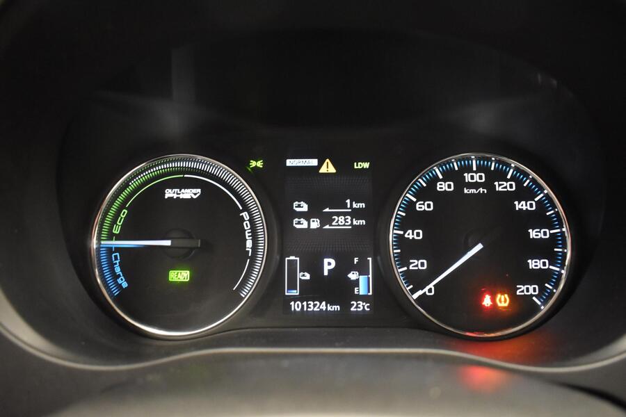 Mitsubishi Outlander PHEV vaihtoauto