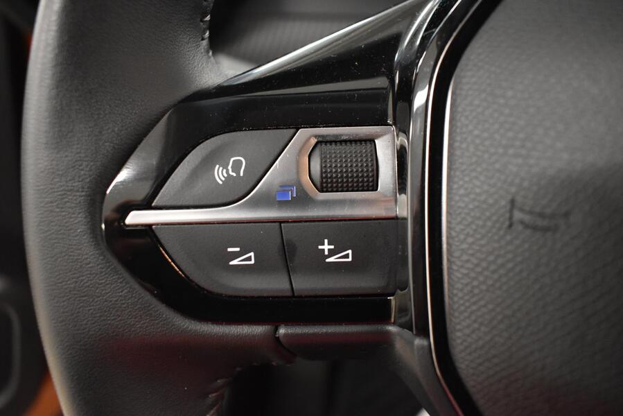 Peugeot e-2008 vaihtoauto