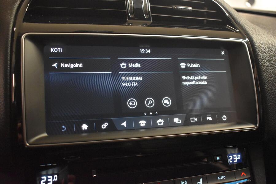 Jaguar F-PACE vaihtoauto