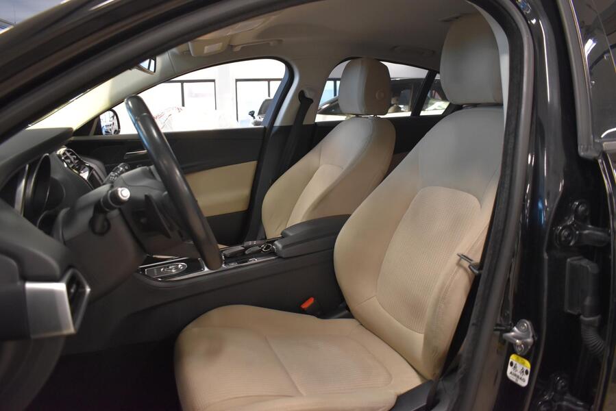 Jaguar XE vaihtoauto