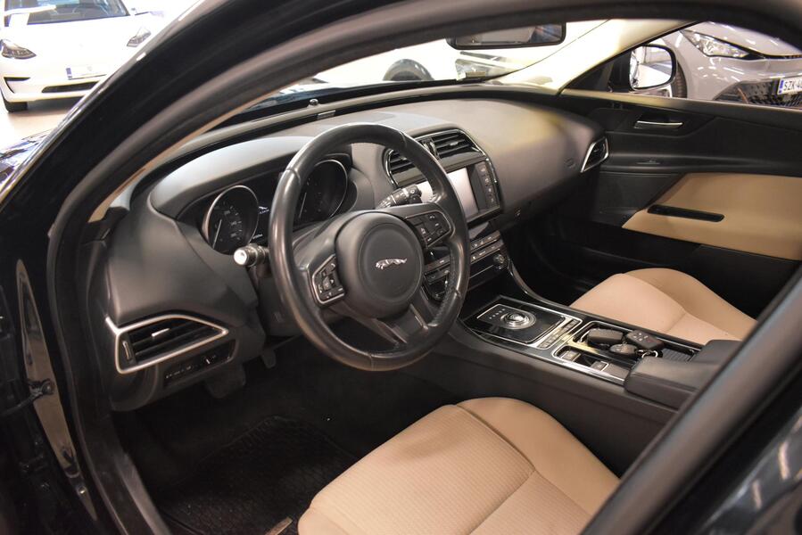 Jaguar XE vaihtoauto