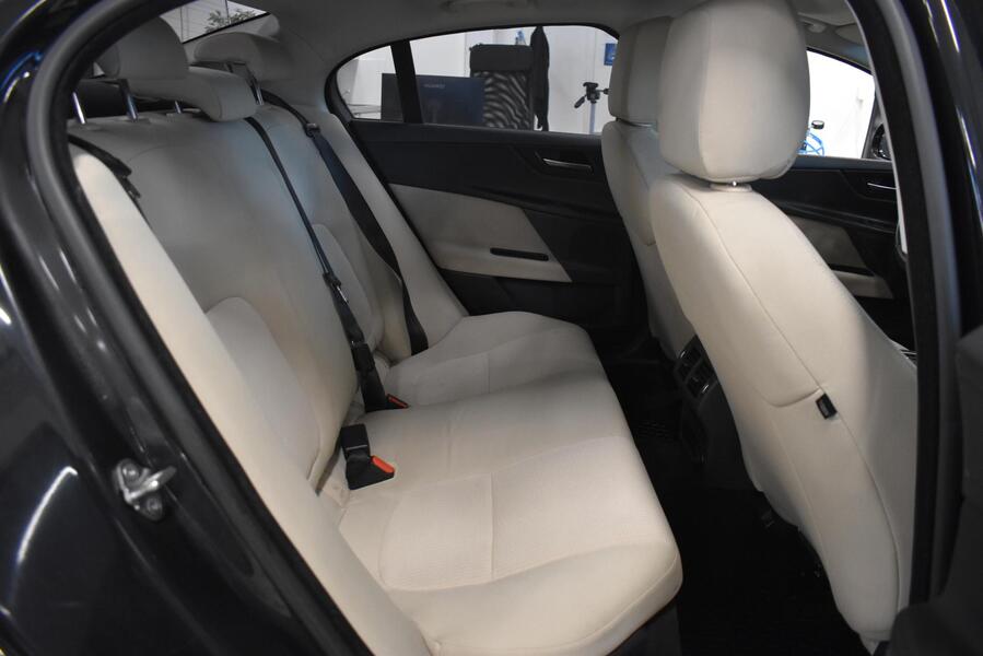 Jaguar XE vaihtoauto