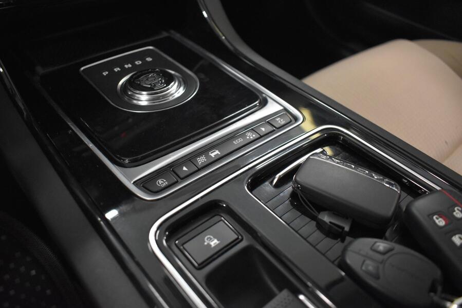 Jaguar XE vaihtoauto