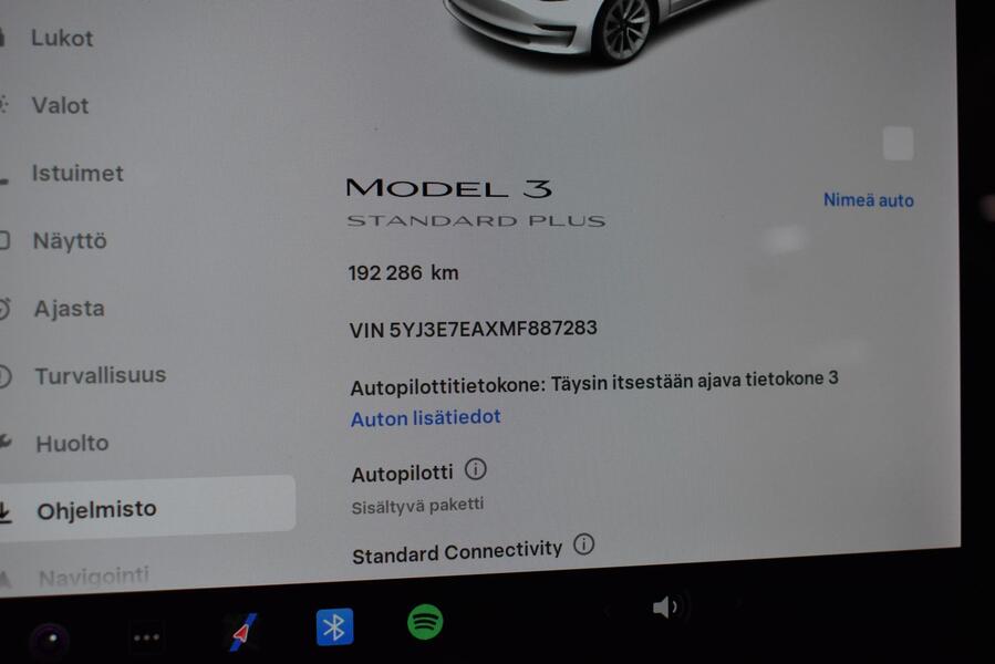 Tesla Model 3 vaihtoauto