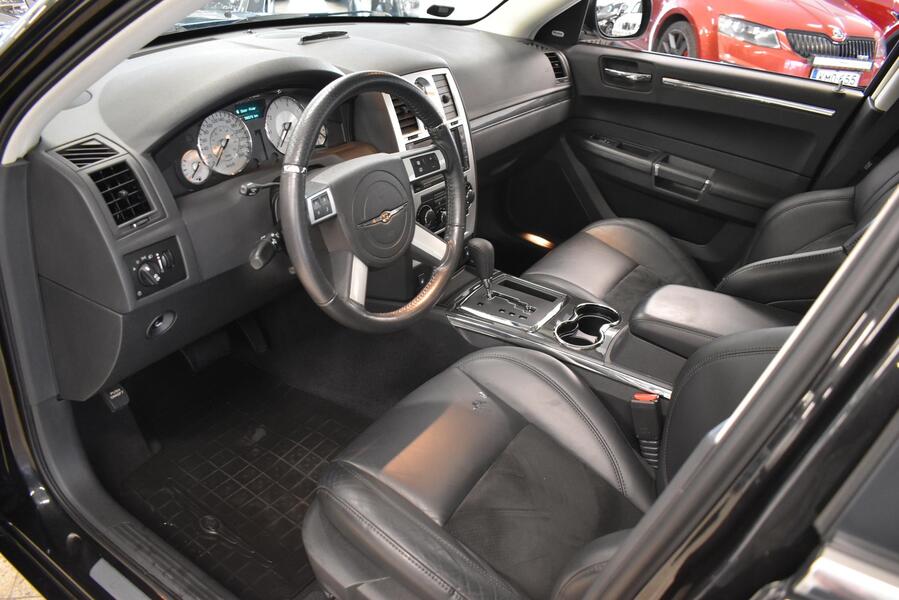 Chrysler 300C vaihtoauto