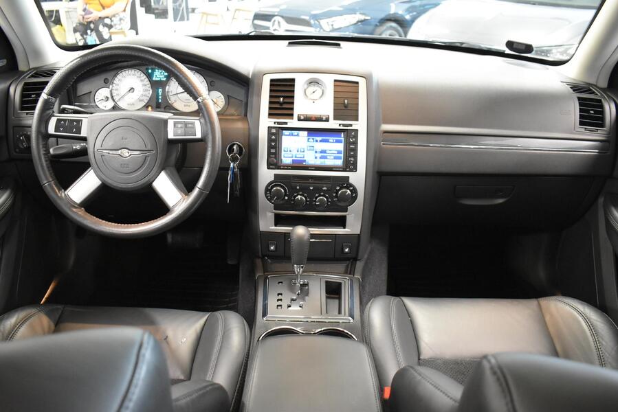 Chrysler 300C vaihtoauto