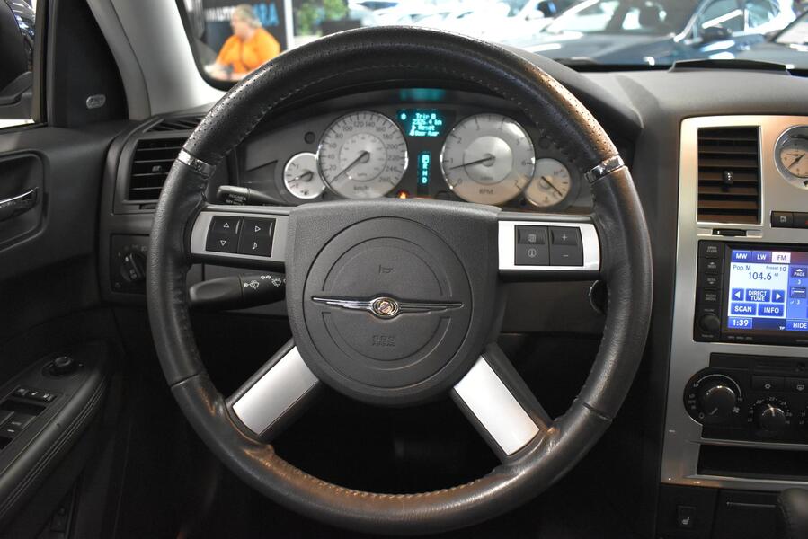 Chrysler 300C vaihtoauto