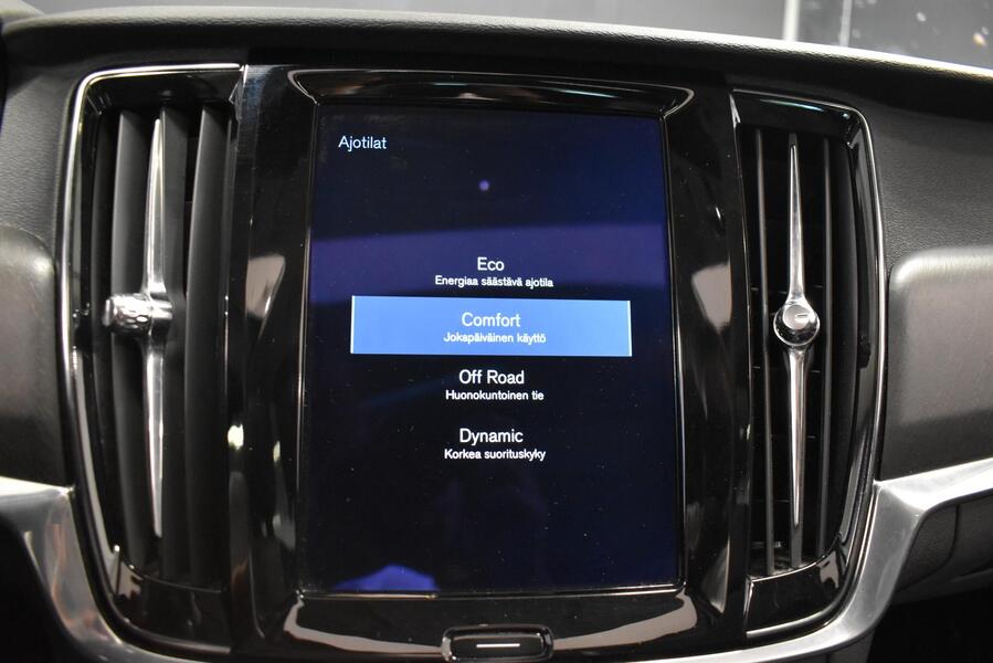 Volvo V90 Cross Country vaihtoauto