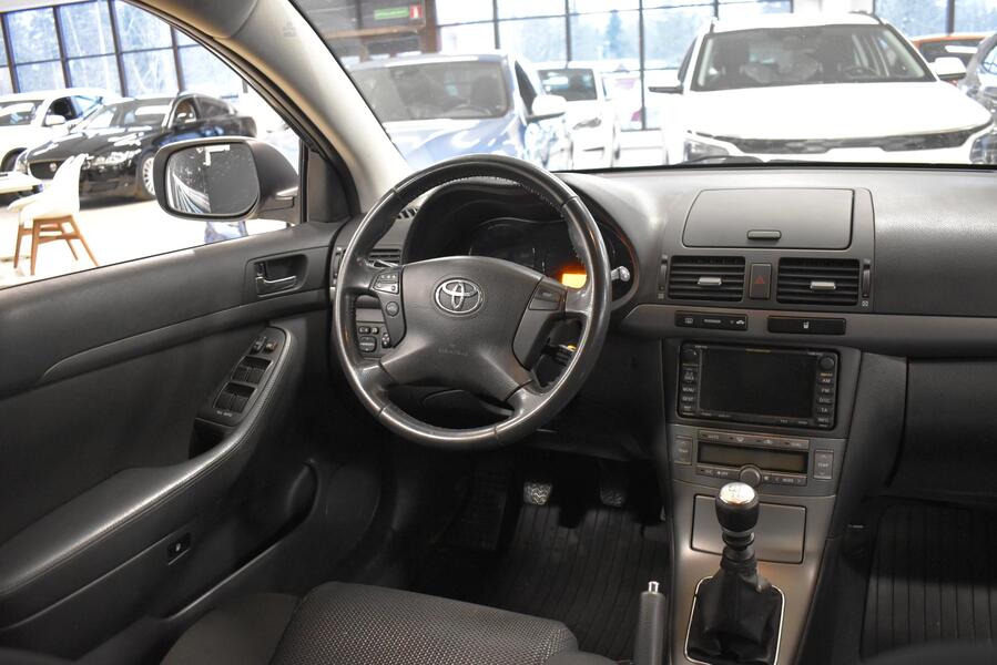 Toyota Avensis vaihtoauto