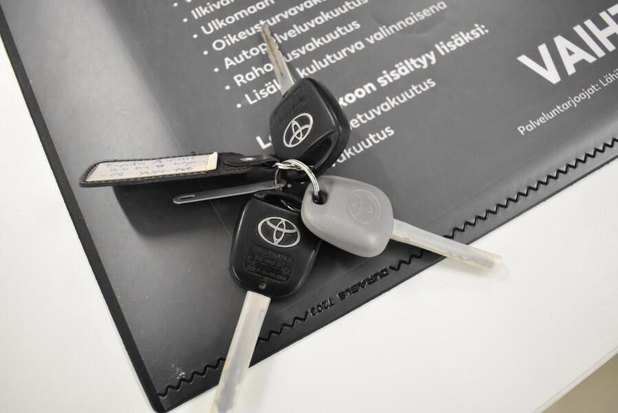 Toyota Avensis vaihtoauto