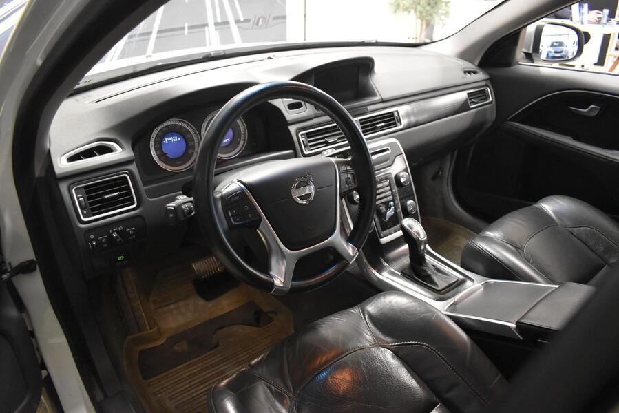 Volvo V70 vaihtoauto