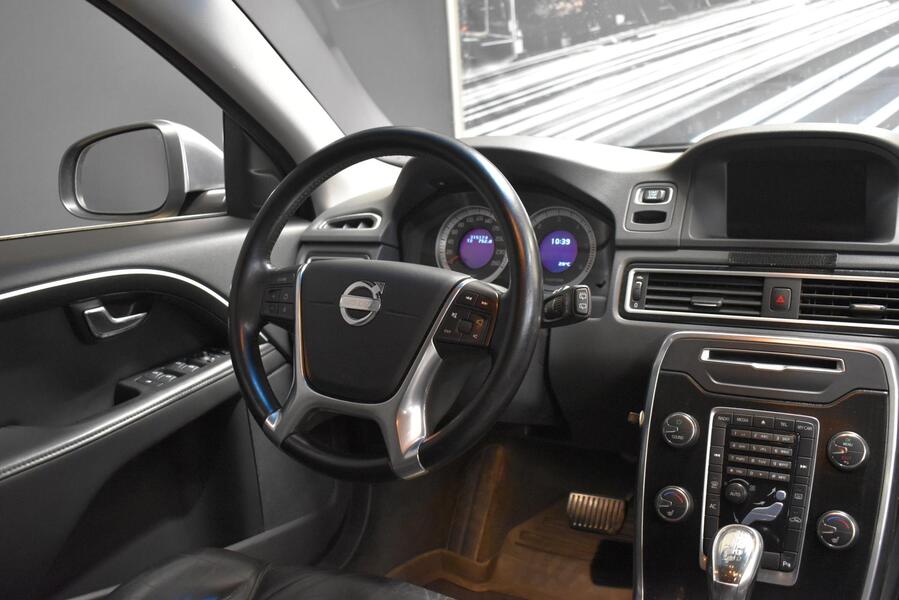 Volvo V70 vaihtoauto