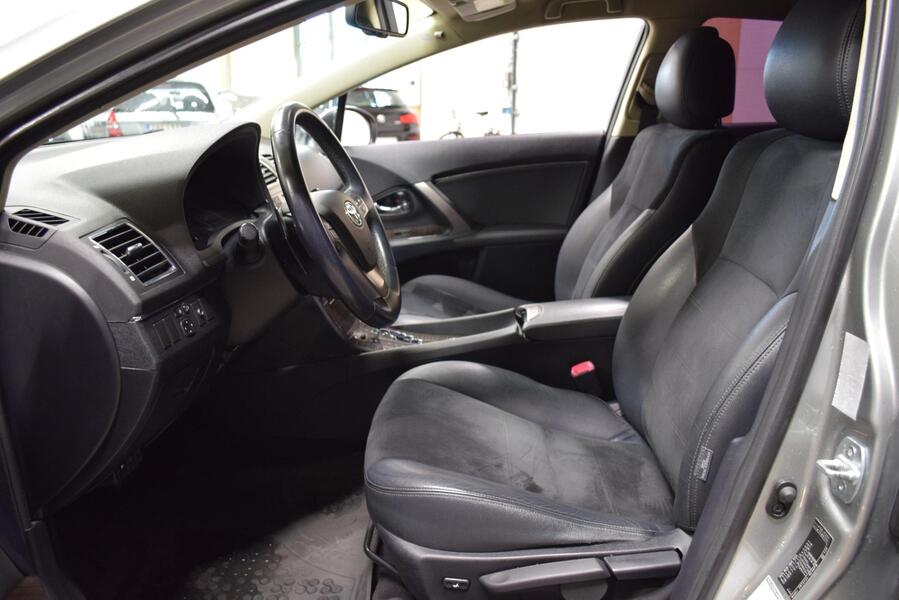 Toyota Avensis vaihtoauto