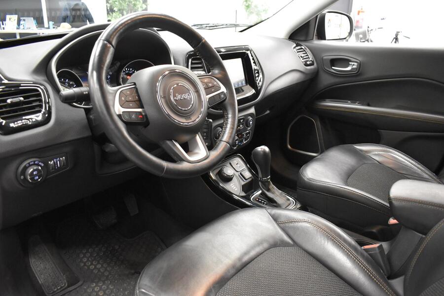 Jeep Compass vaihtoauto