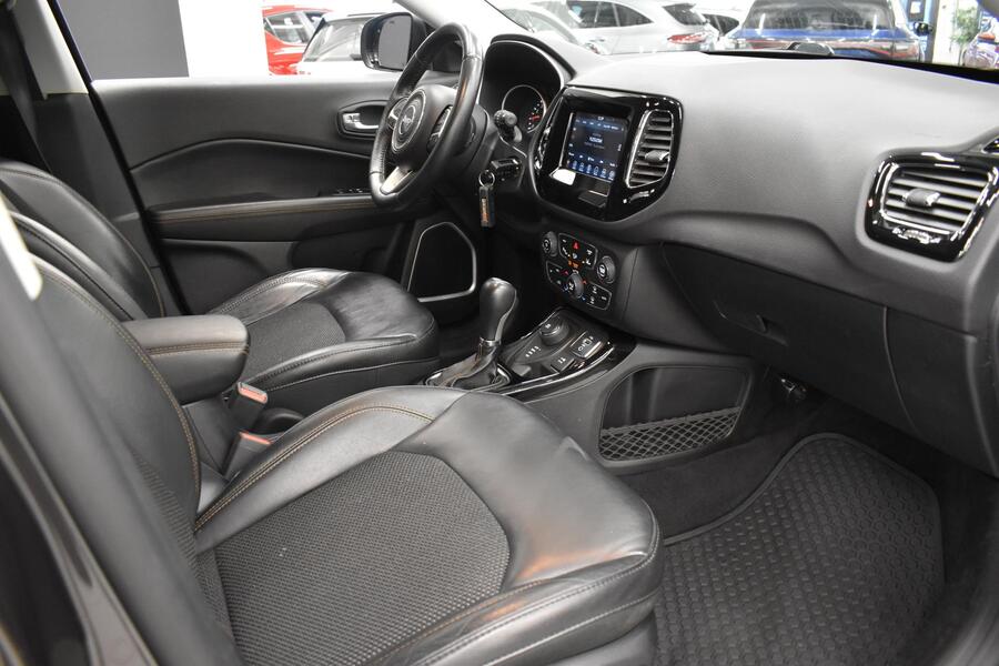 Jeep Compass vaihtoauto