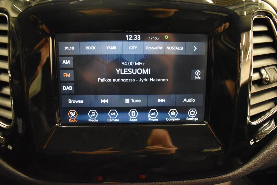 Jeep Compass vaihtoauto