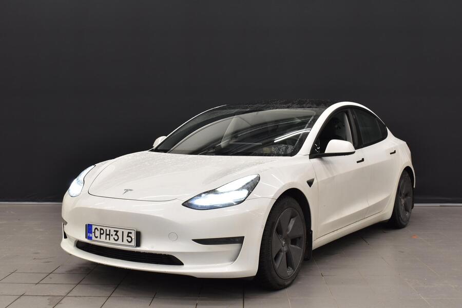 Tesla Model 3 vaihtoauto