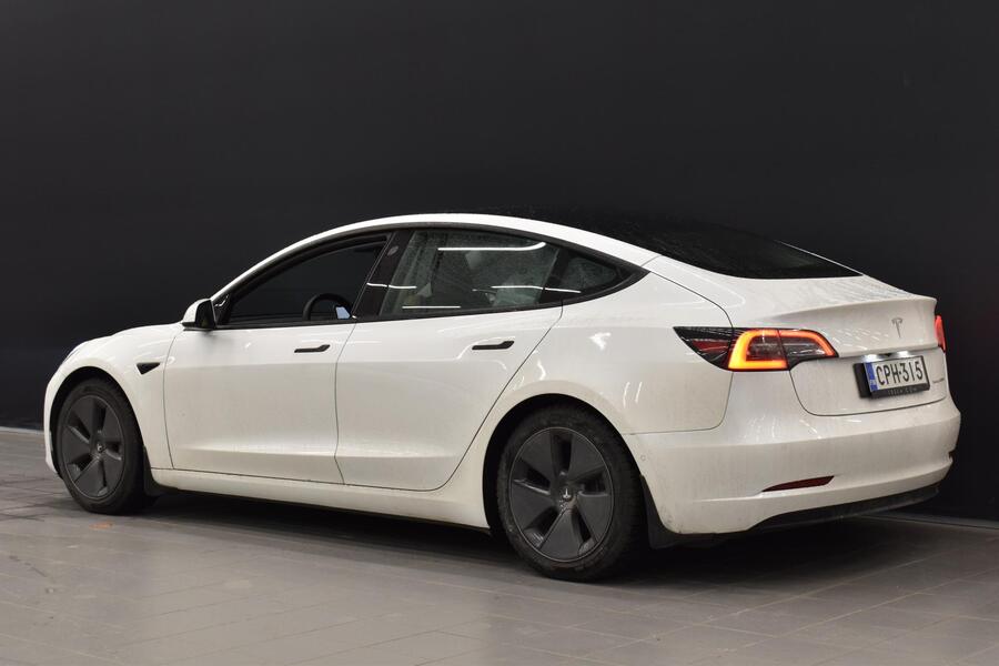 Tesla Model 3 vaihtoauto