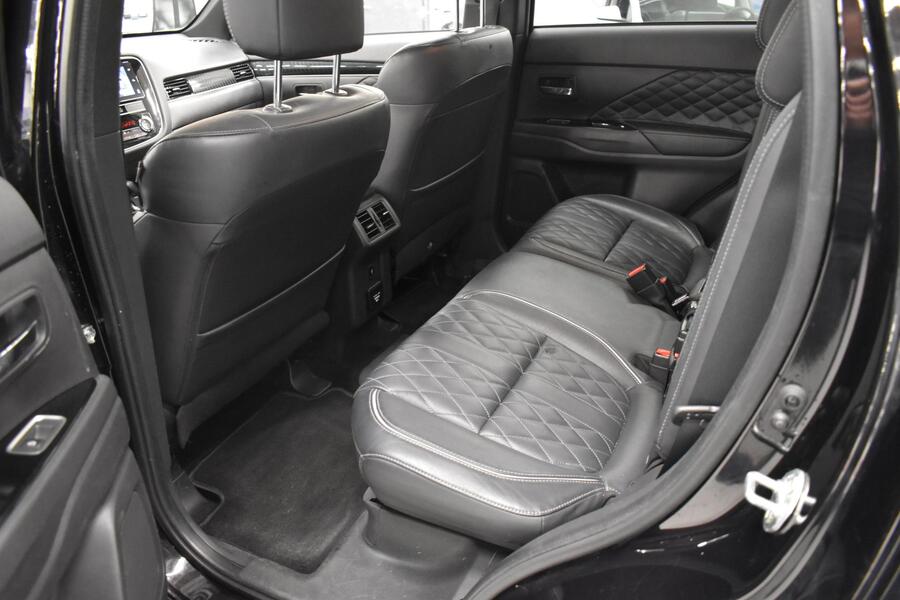 Mitsubishi Outlander PHEV vaihtoauto