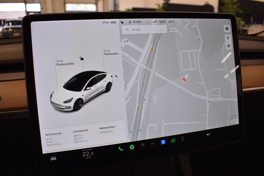 Tesla Model 3 vaihtoauto