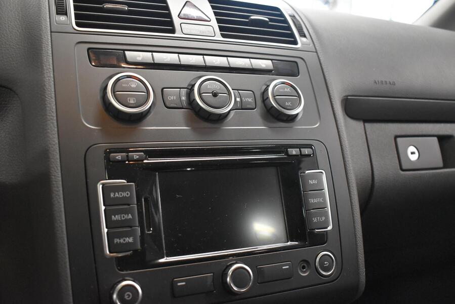 Volkswagen Touran vaihtoauto