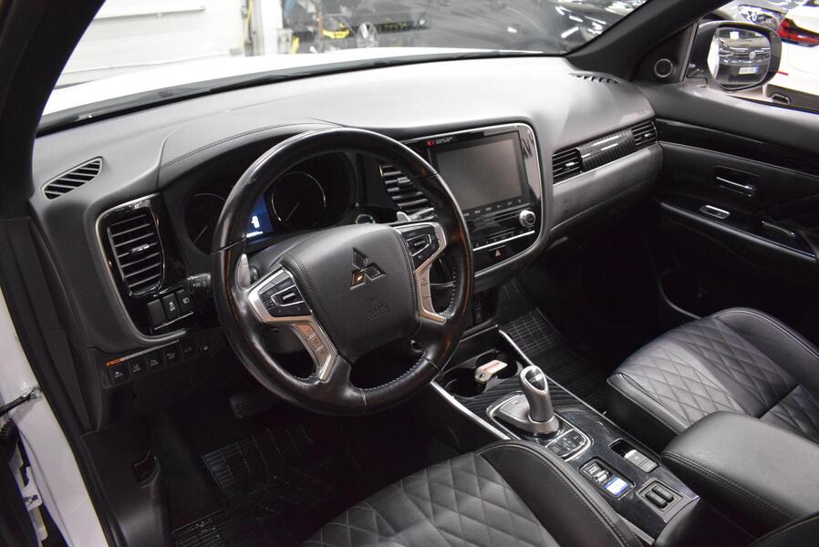 Mitsubishi Outlander PHEV vaihtoauto