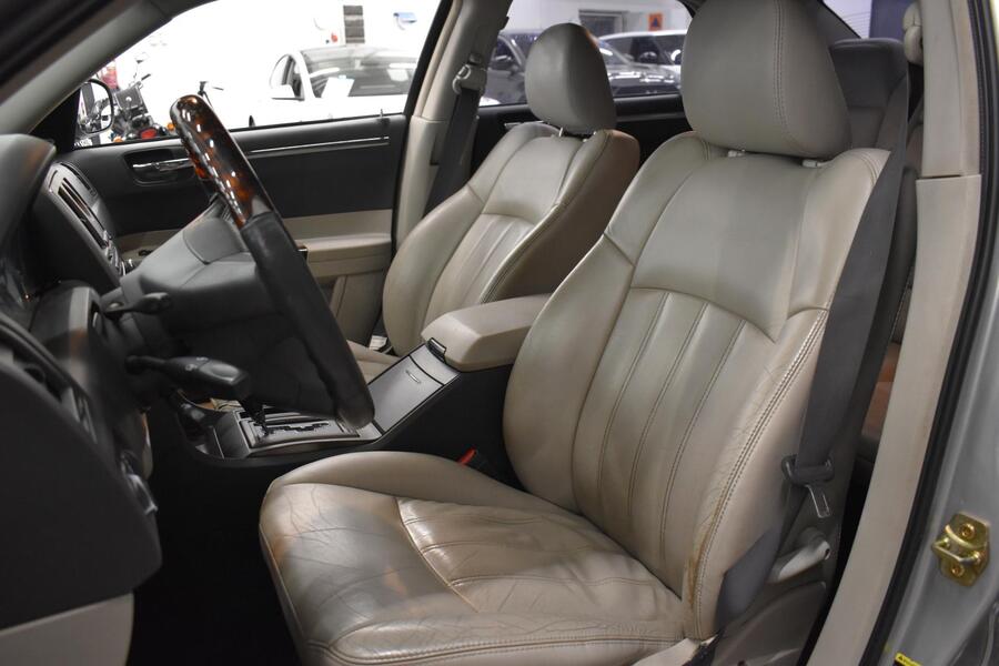 Chrysler 300C vaihtoauto