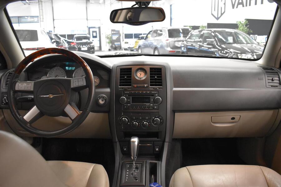 Chrysler 300C vaihtoauto