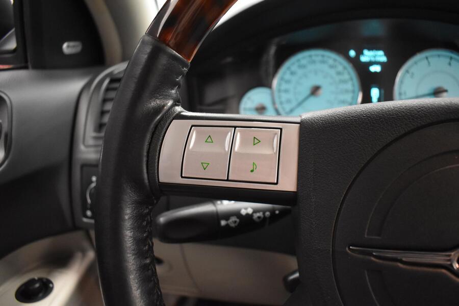 Chrysler 300C vaihtoauto