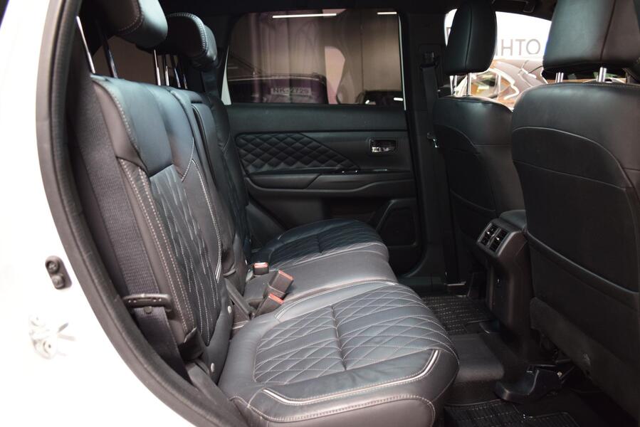 Mitsubishi Outlander PHEV vaihtoauto