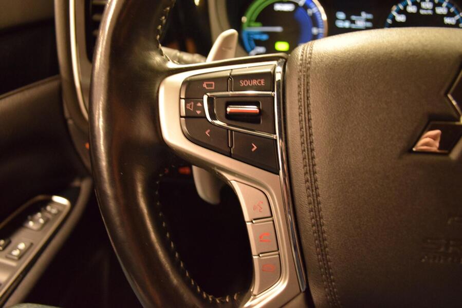 Mitsubishi Outlander PHEV vaihtoauto