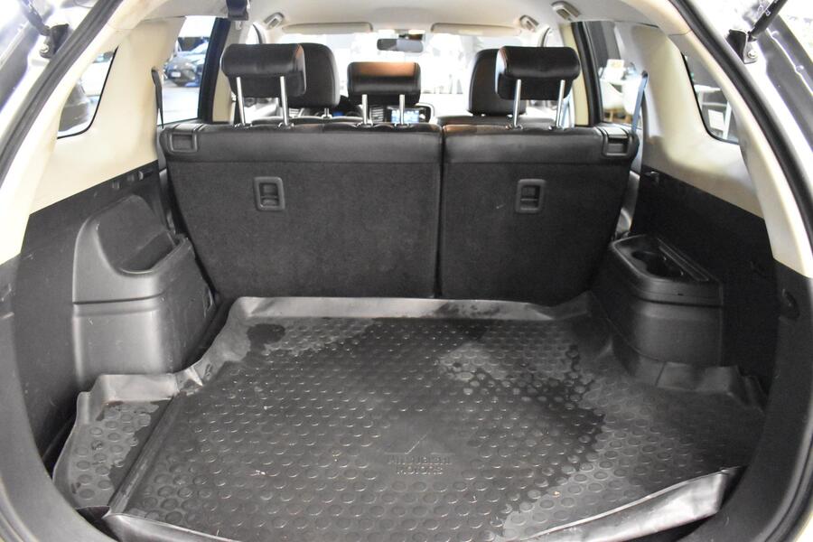 Mitsubishi Outlander vaihtoauto