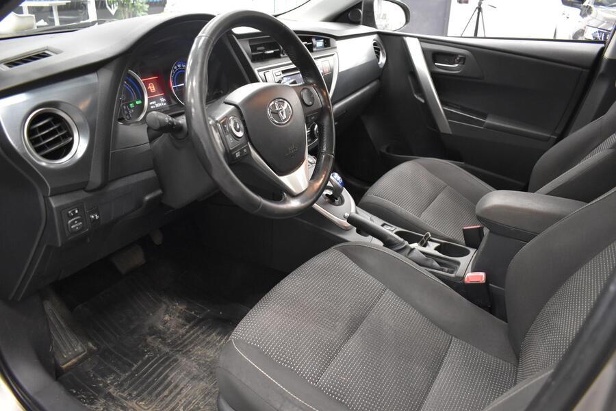 Toyota Auris vaihtoauto