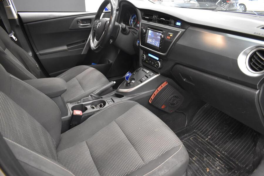 Toyota Auris vaihtoauto