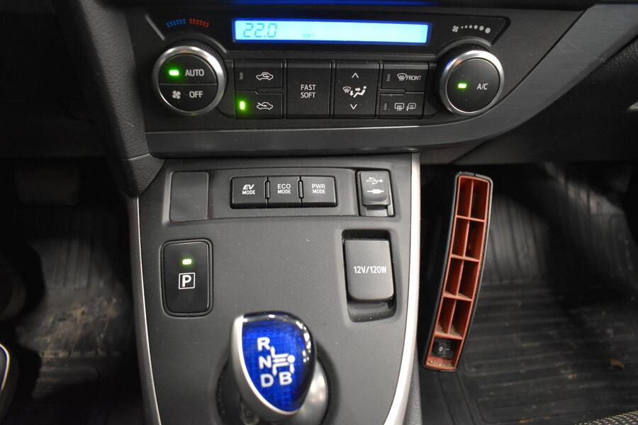 Toyota Auris vaihtoauto