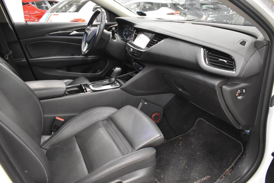 Opel Insignia vaihtoauto