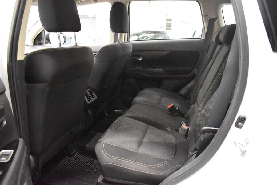 Mitsubishi Outlander PHEV vaihtoauto