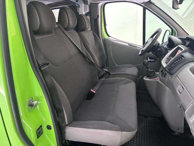 Opel Vivaro vaihtoauto