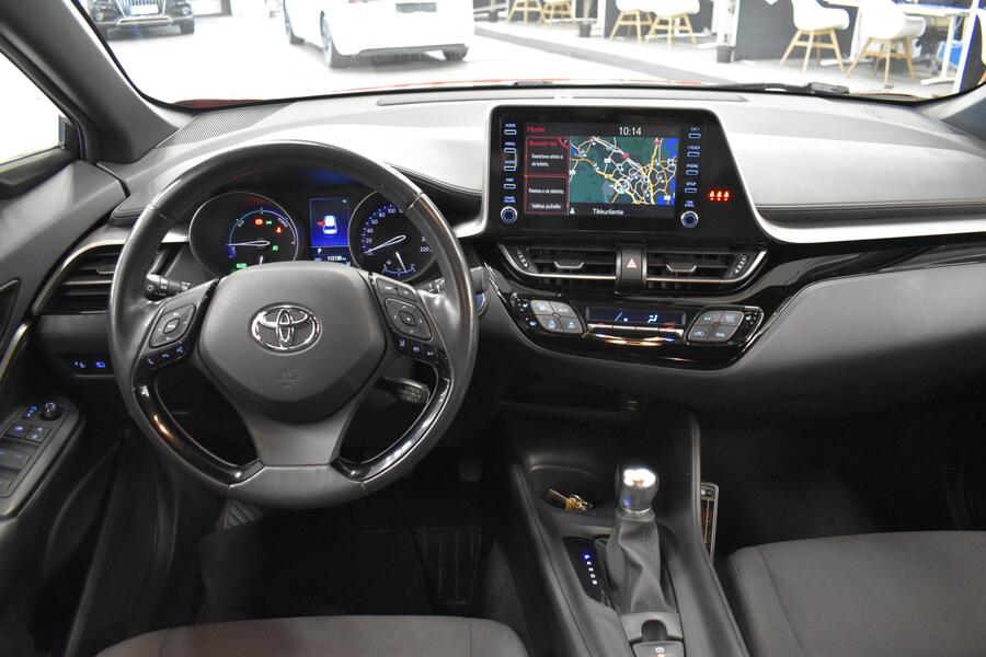 Toyota C-HR vaihtoauto