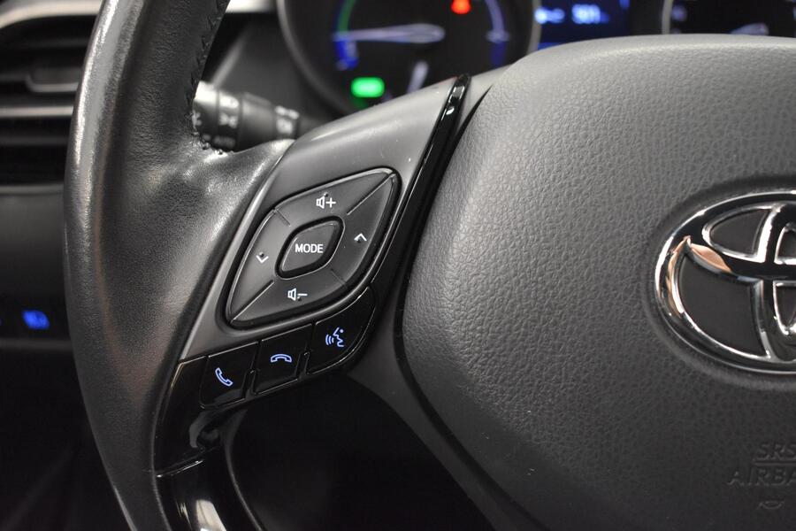 Toyota C-HR vaihtoauto