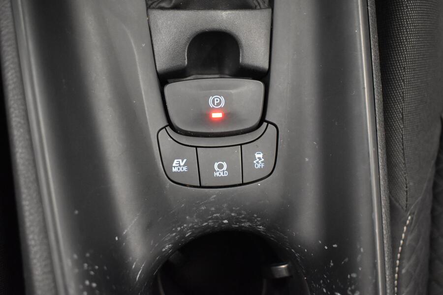 Toyota C-HR vaihtoauto