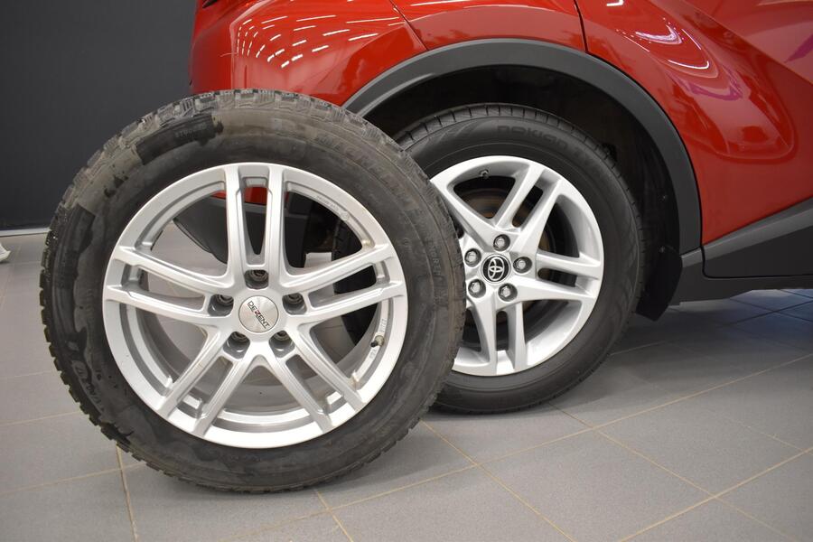 Toyota C-HR vaihtoauto