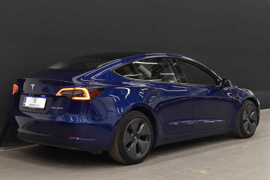 Tesla Model 3 vaihtoauto