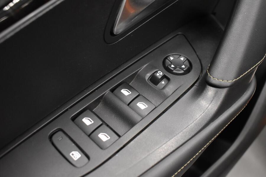 Peugeot e-2008 vaihtoauto