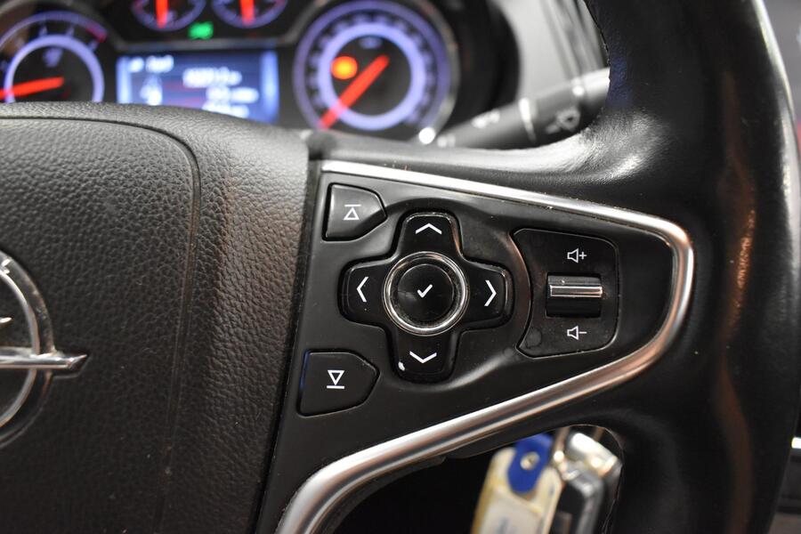 Opel Insignia vaihtoauto