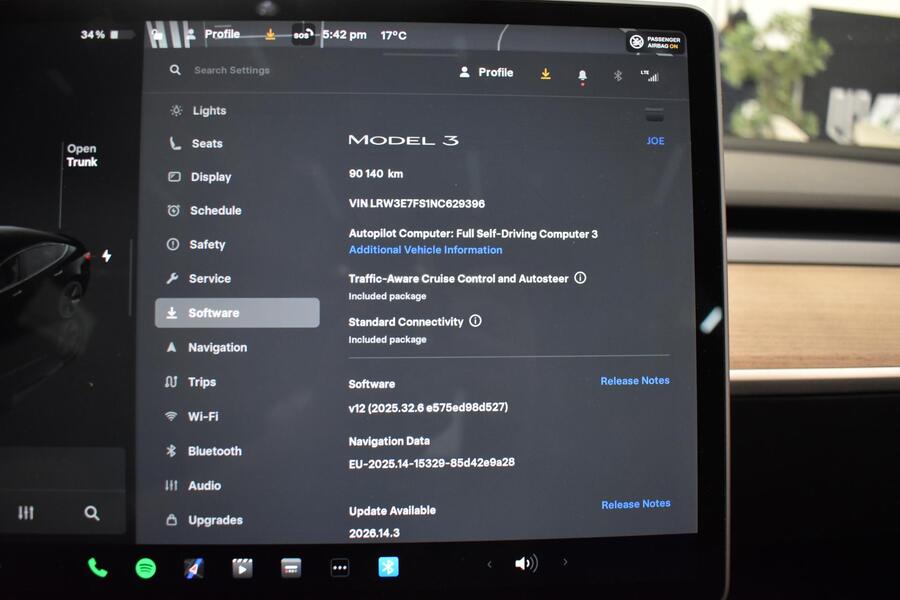 Tesla Model 3 vaihtoauto
