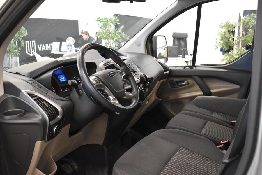 Ford Tourneo Custom vaihtoauto