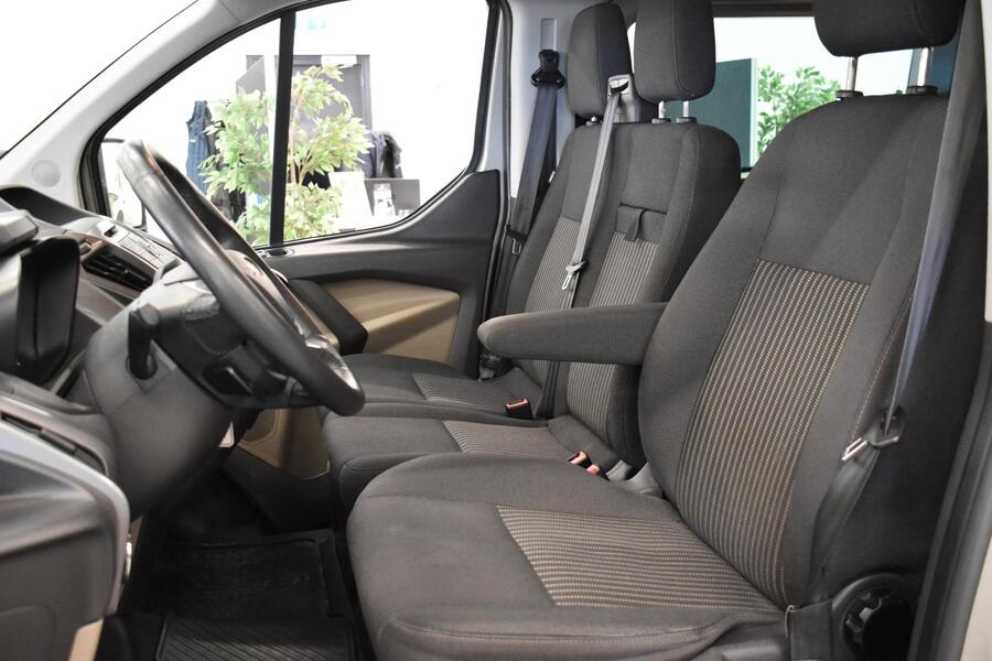 Ford Tourneo Custom vaihtoauto